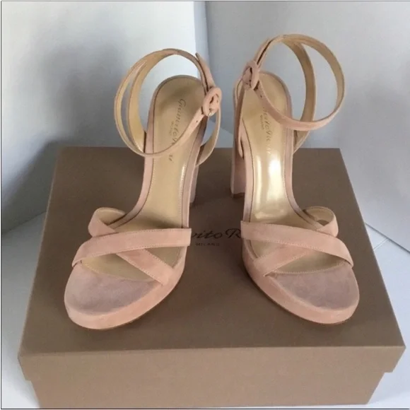 GIANVITO ROSSI - Picture 3 of 14